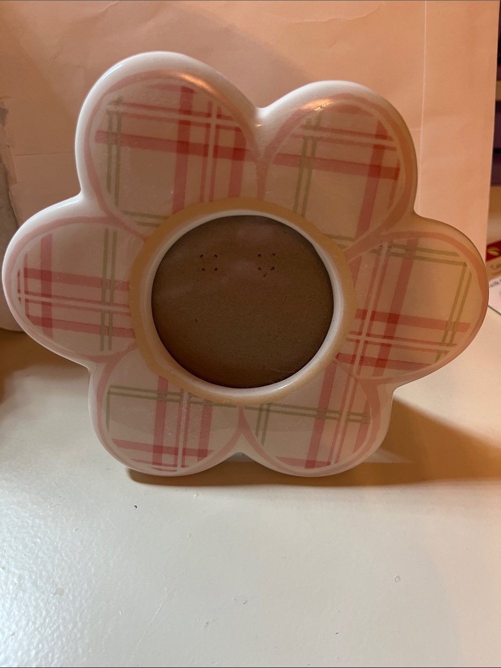 Russ plaid flower shaped picture frame